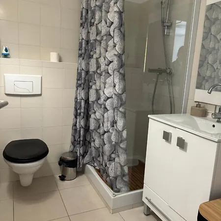 2- Cosy One Bedroom 2-4p, Located Place Nationale Apartment