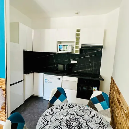2- Cosy One Bedroom 2-4p, Located Place Nationale * Antibes
